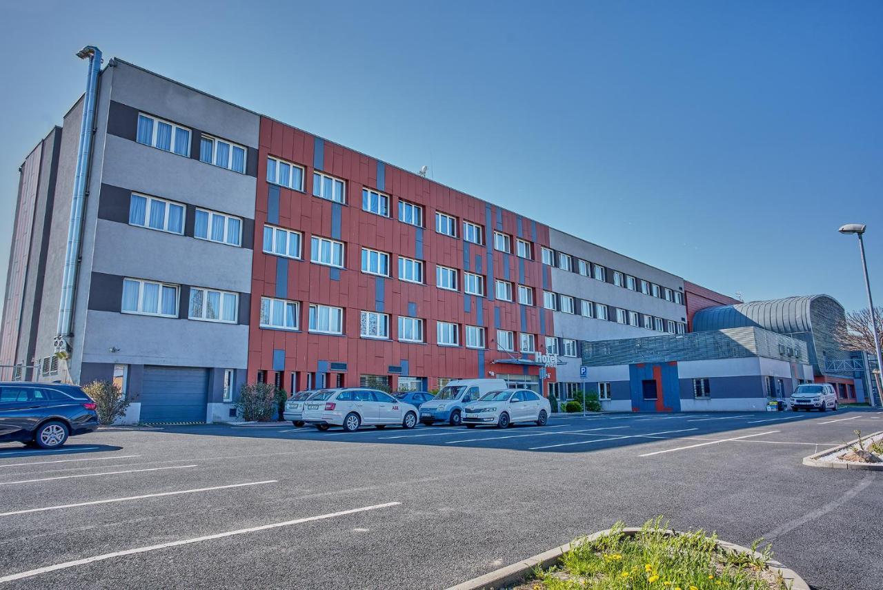 Hotel Arena Chomutov Zewnętrze zdjęcie